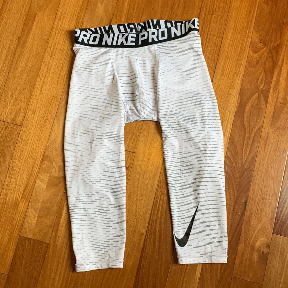 Men’s Nike Compression (size M)